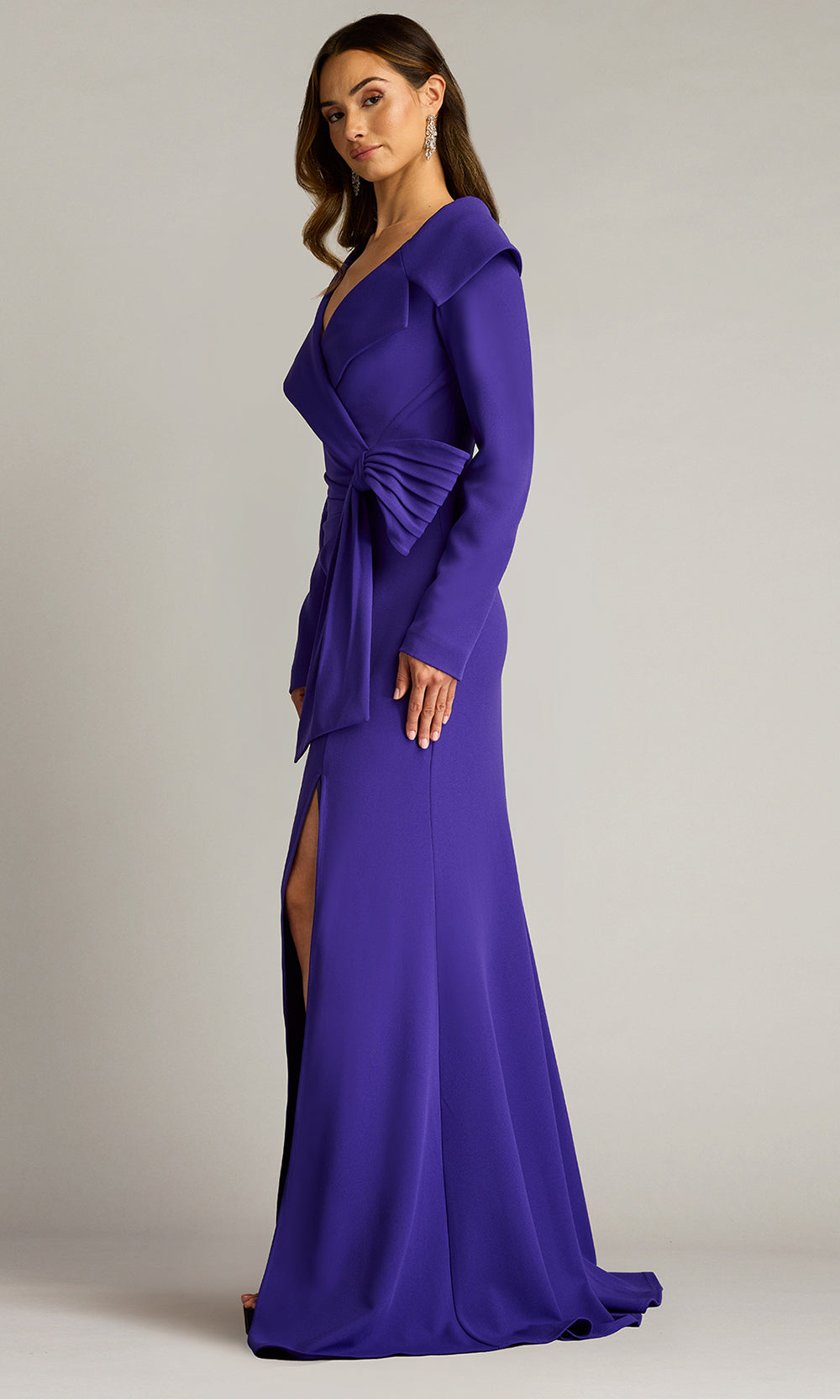 Tadashi Shoji BOS25144L - Boleyn Portrait Collar Long Sleeve Gown