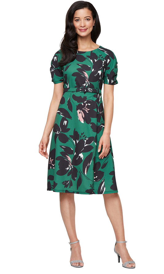 S.L. Fashions 9130266 - Short Sleeve Floral Knee-Length Dress